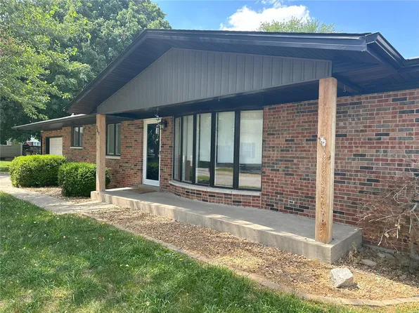 149 W Elm St, Aviston, IL 62216