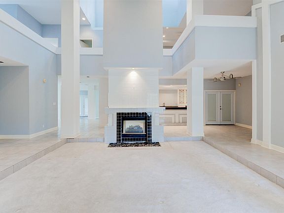 4th image of 4003 E Valley Dr