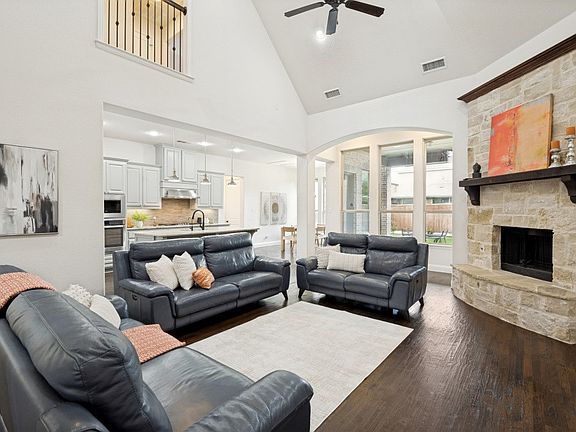 5th image of 14215 Raspberry Ln