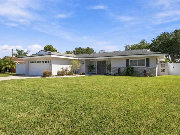 1721 HARBOR CIRCLE W, LARGO, FL 33770