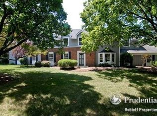1285 Concord Ln, Libertyville, IL