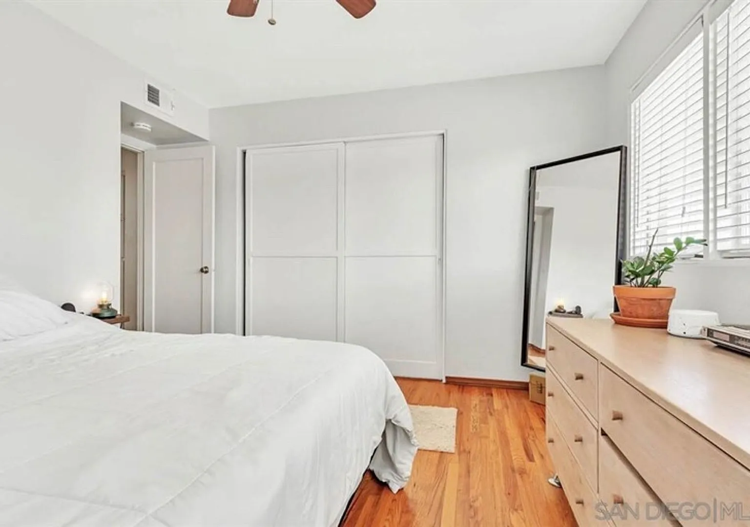 Charming Cottage in College East - Available Now — Photo 3