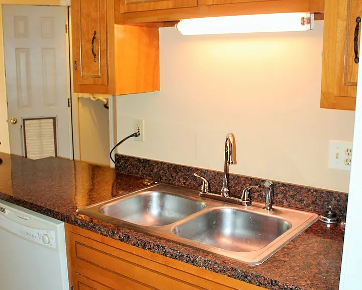 85 Lawn St #C — Photo 4