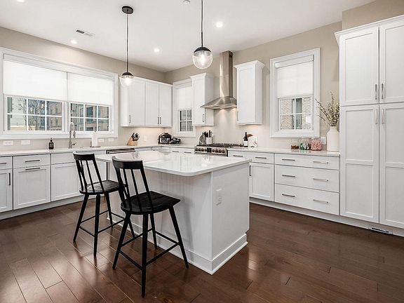 4th image of 100 Normandy Ave #Townhouse 79