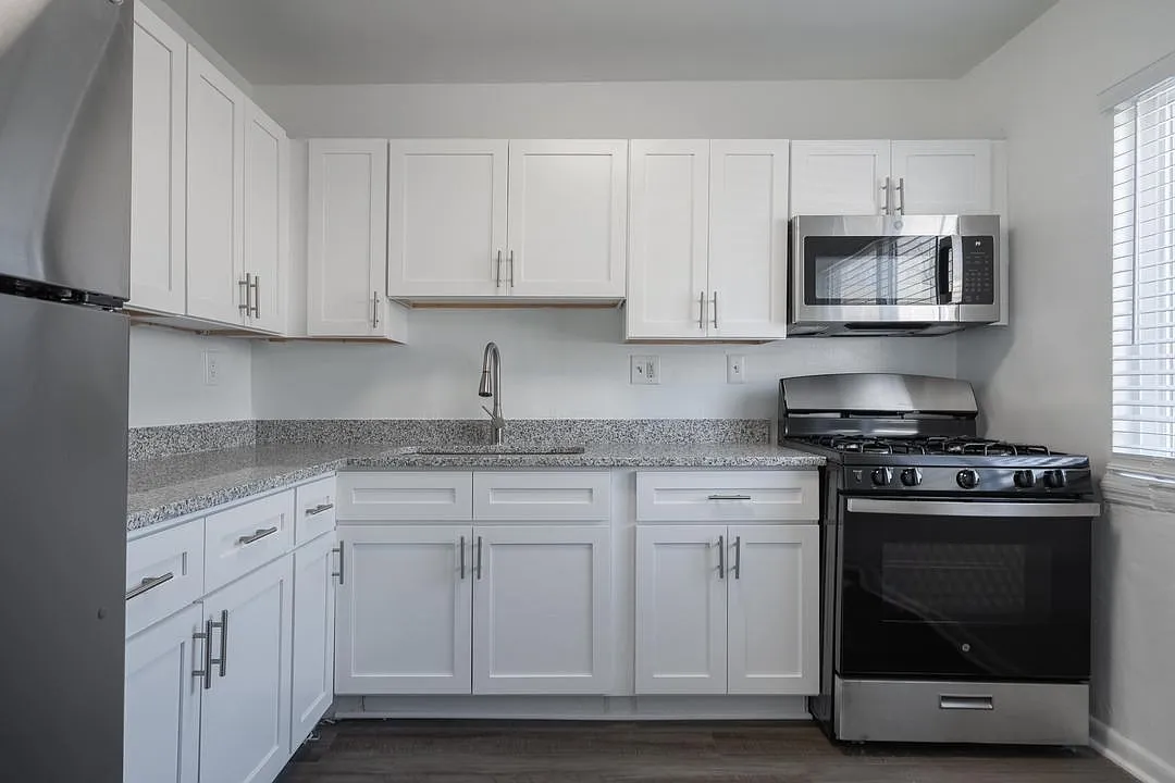 Crossroads Townhomes — Photo 1