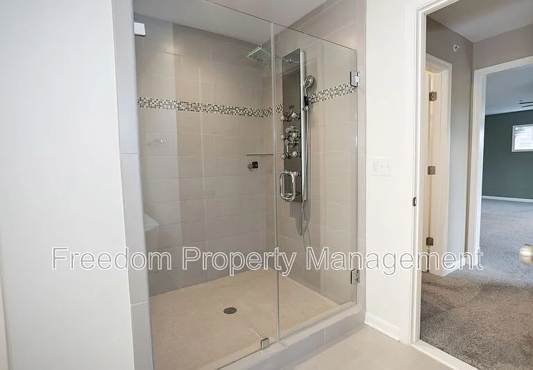2425 Morgans Point Dr — Photo 40