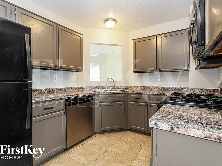 2322 Piddler Dr — Photo 9