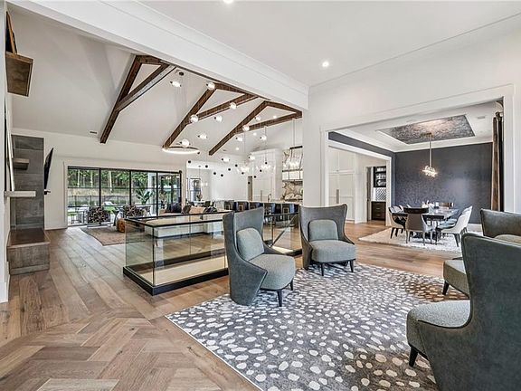 3rd image of 6055 Riverside Dr