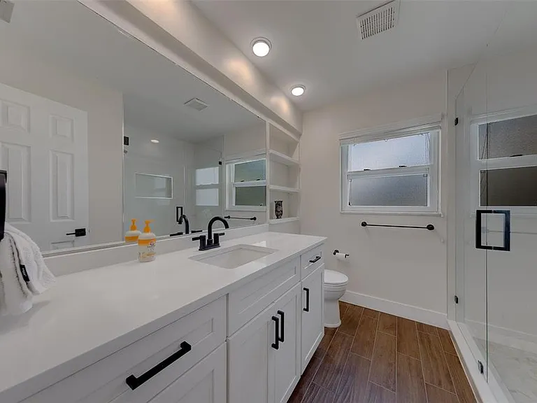 11602 Grove St — Photo 34