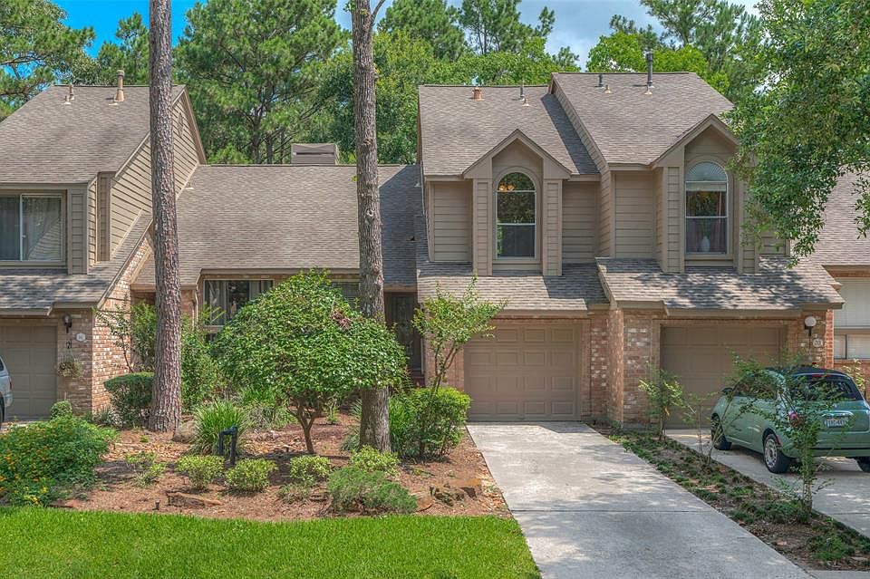 LOCATION! LOCATION! LOCATION! This 2 bed, 2 1/2 bathroom town home in the heart of The Woodlands Shadowbend area has been completely refurbished throughout!