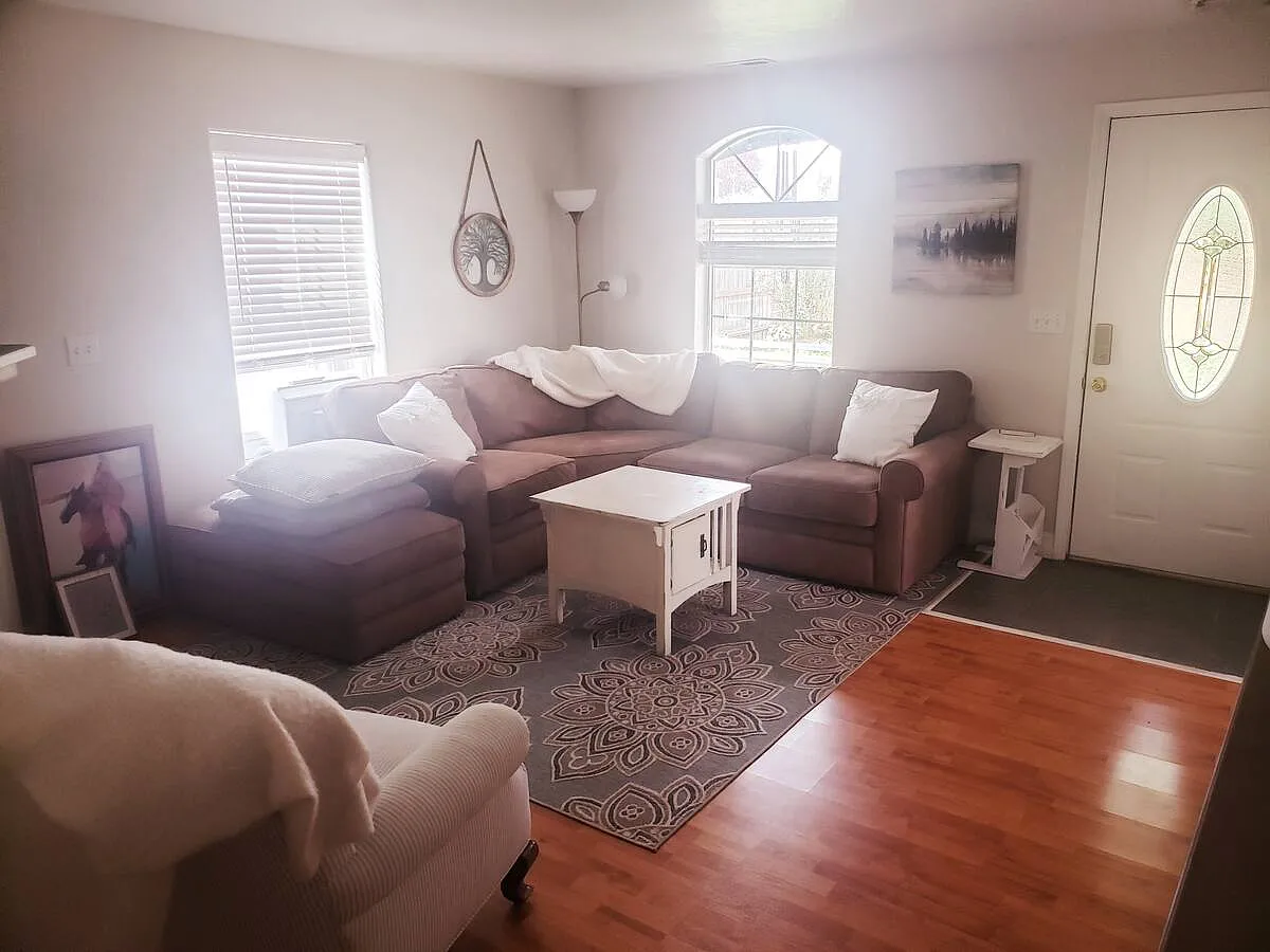 3 bed, 1800 sqft, $3,000 — Photo 4