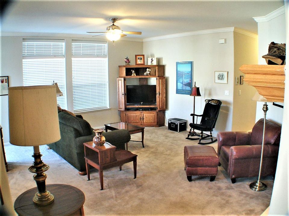 1st image of 115 Mountain Springs Dr #115