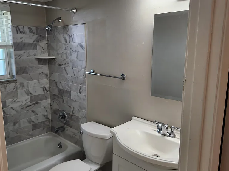 100 Forest Ct #4 — Photo 7