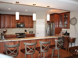 6636 Corbly Rd, Cincinnati, OH 45230