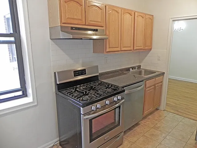 3439 Knox Pl #3F — Photo 5