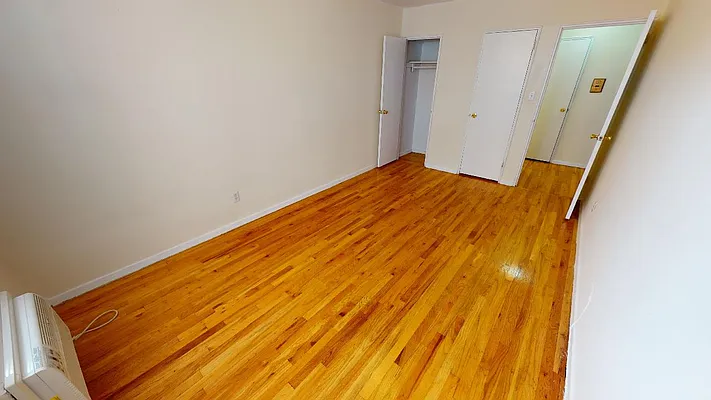 Rented by Metro Garden Realty NYC | media 12