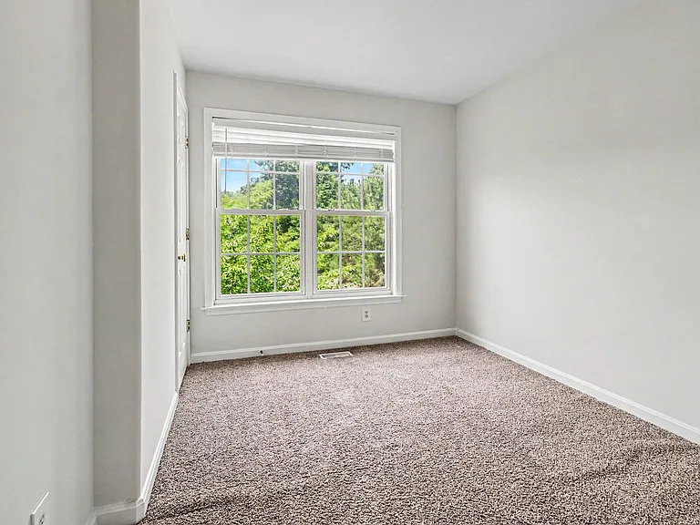 23043 Triple Crown Dr — Photo 10