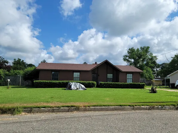 2715 Nottingham Way, Dothan, AL 36305