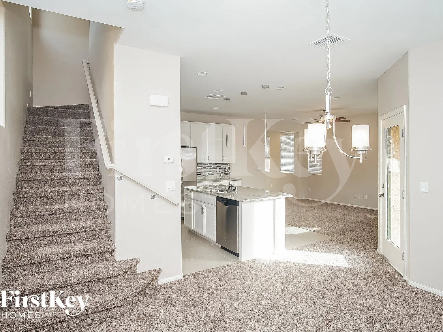 3 bed, 2.5 bath, 1700 sqft, $2,440 — Photo 4