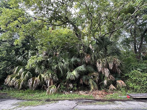 2nd image of 195 8th St
