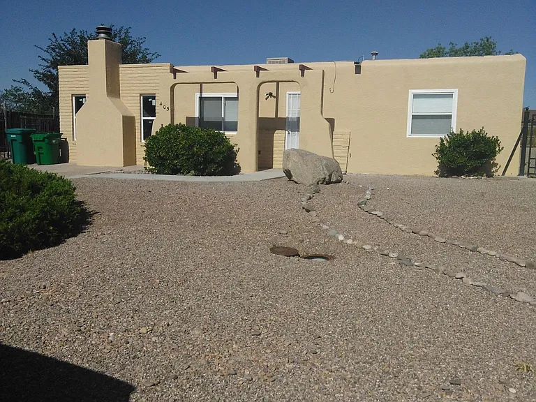 405 Oreja De Oro Dr SE — Photo 1