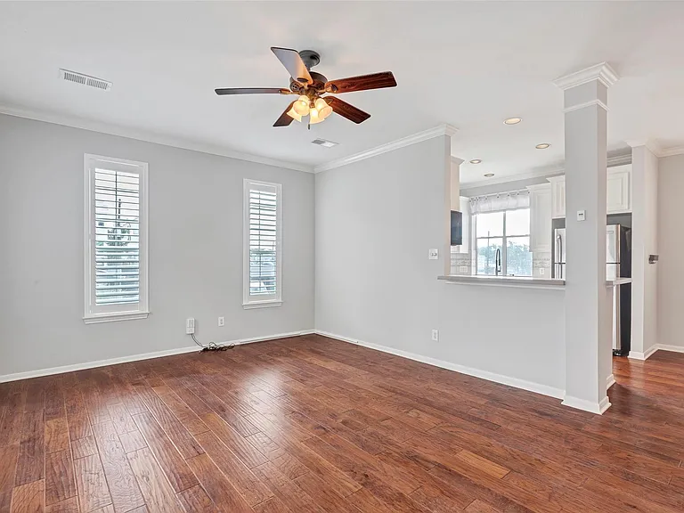 1508 Crocker St — Photo 11