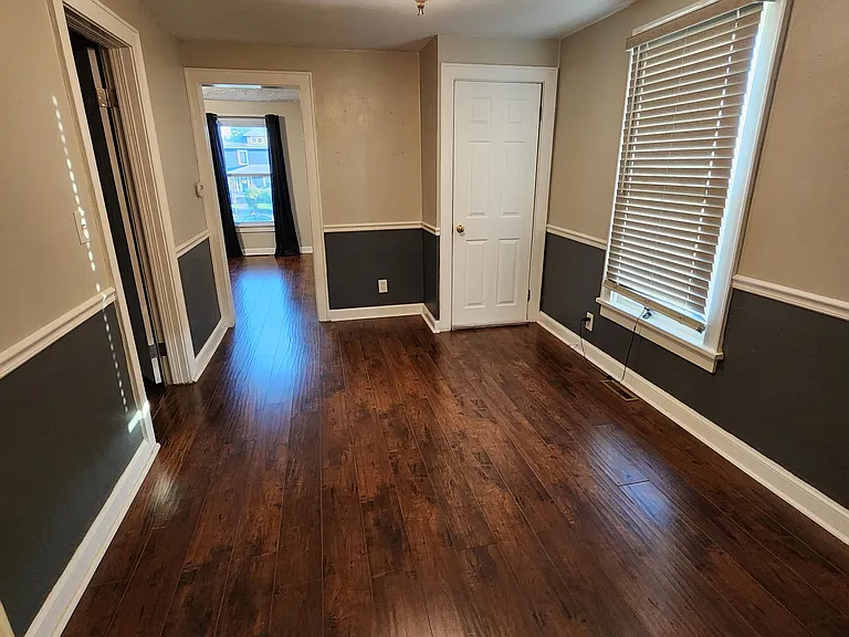 2310 Fulton Ave — Photo 8