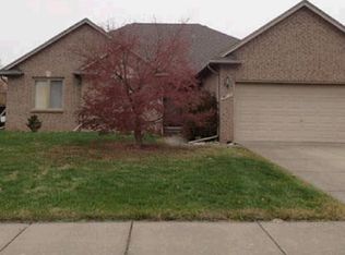 51073 Pinewood Dr, Macomb, MI 48042