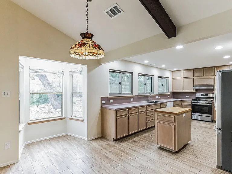 2203 Farnswood Cir — Photo 14