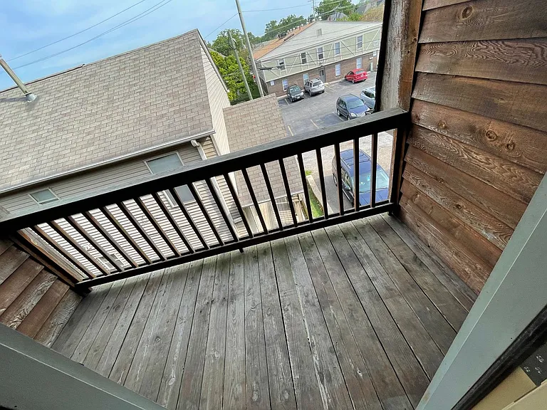 1522 Indianola Ave — Photo 16