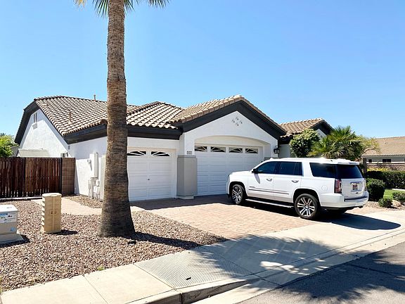 3rd image of 1123 E Coconino Dr