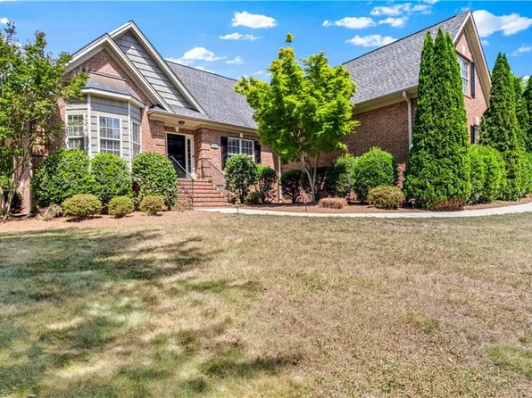 8205 Kandi Dr, Stokesdale, NC 27357