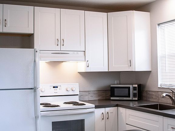 5th image of 4210 Ironwood Cir APT 106J