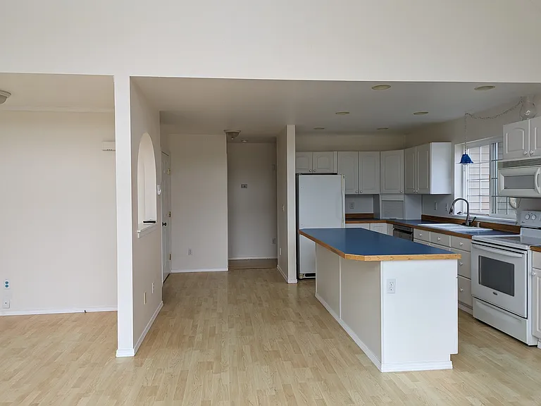 354 Canal Dr NE — Photo 8