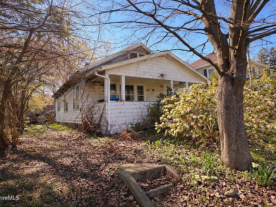 2nd image of 11 Allengate Ave