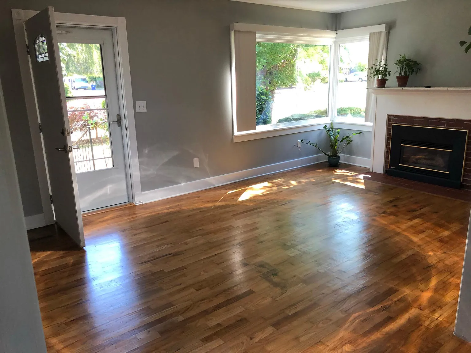 2 bed, 902 sqft, $2,284 — Photo 3