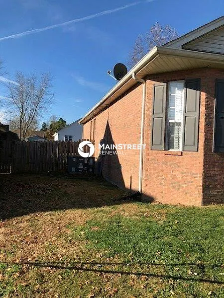 878 Green Wave Dr — Photo 3