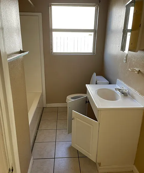 2445 Mithra St #2445 — Photo 6