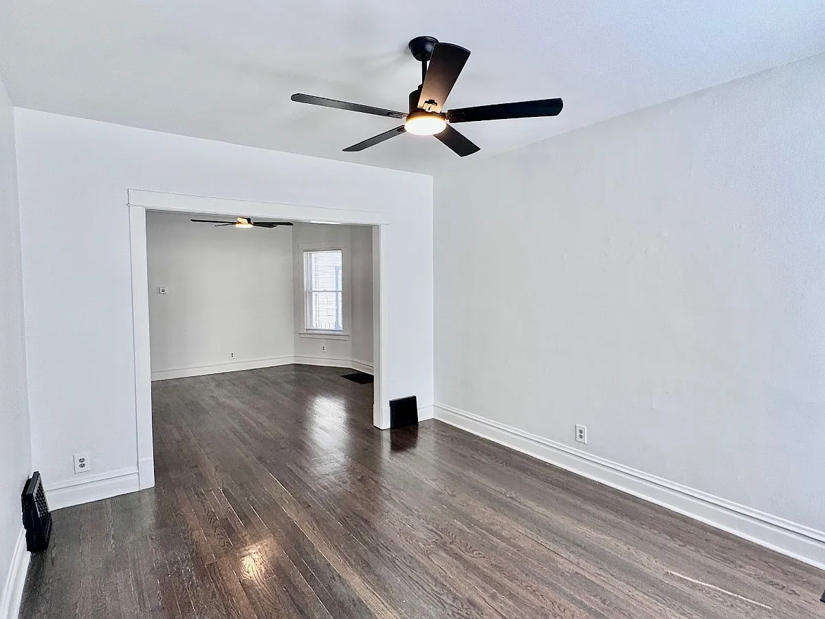 2 bed, 1.0 bath, $1,900 — Photo 3
