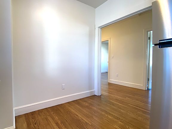 4th image of 2300 Webster St #505