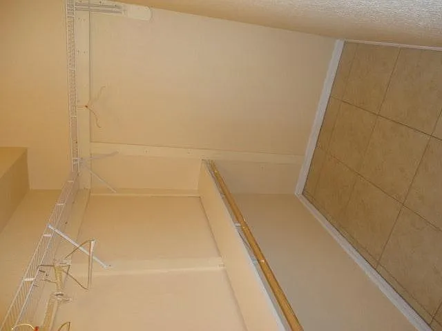 83 NE 13th Ave #15 — Photo 20