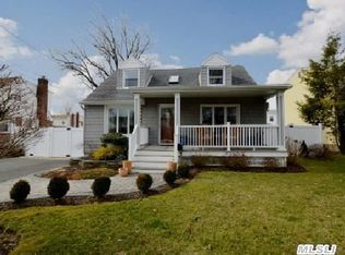 522 Adelphi St, East Meadow, NY 11554