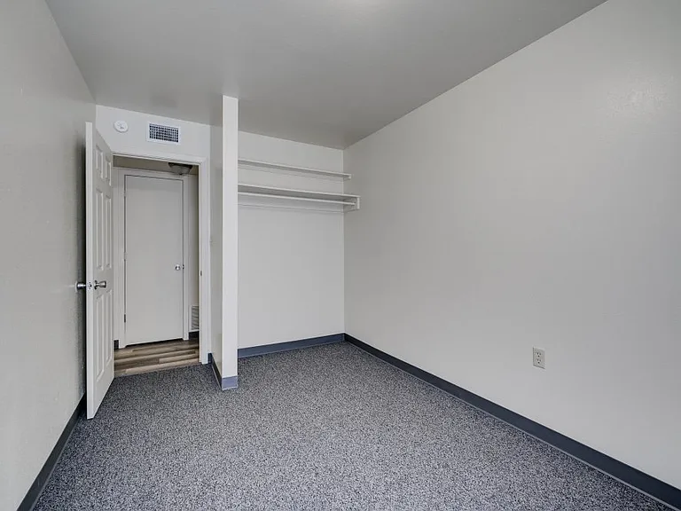 Mariner II Apartments — Photo 35