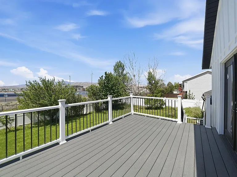2289 N Sunset Dr W — Photo 8