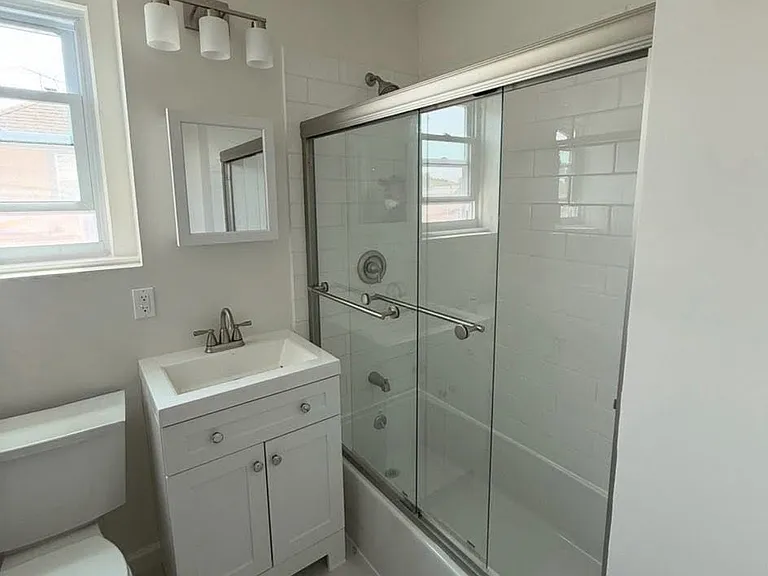 105 Crotona Ave — Photo 10