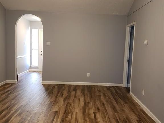 3rd image of 11511 Plumbrook Dr