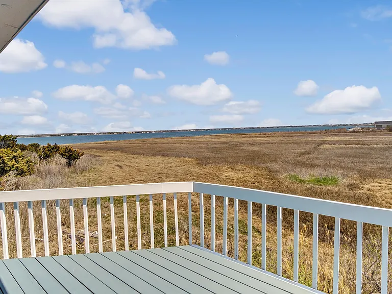 552 Dune Rd — Photo 13