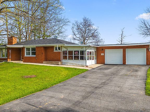 3rd image of 713 W State Road 130