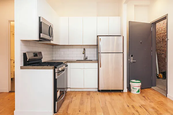 Rented by Nooklyn NYC LLC | media 9