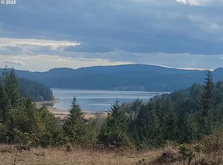 907 SW Tanner Creek Rd, Gaston, OR 97119